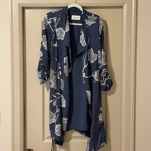 Aritizia Babaton Floral Trench